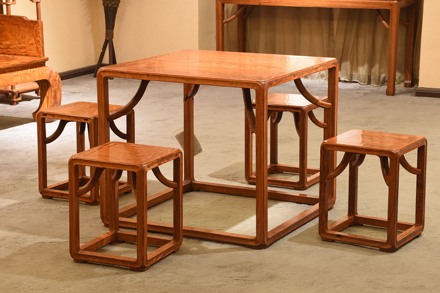 精品系列-缅甸花梨精品·四方台